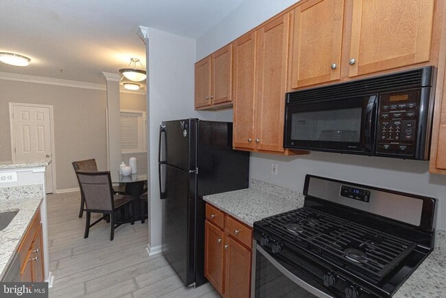 Photo - 4854 Eisenhower Ave Unidad 443