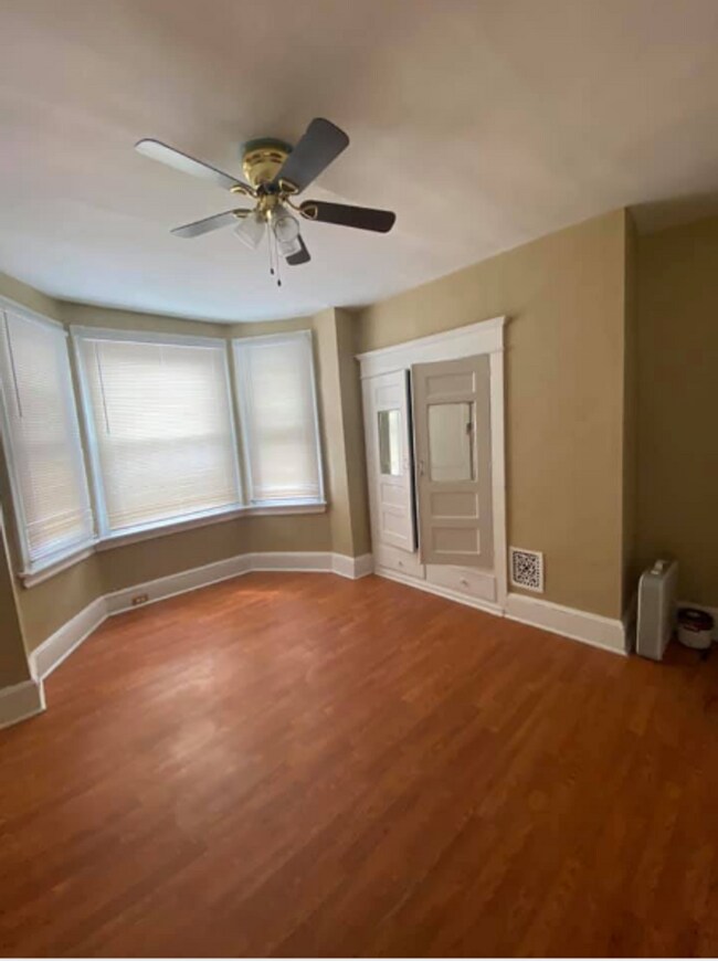 Photo - 152 N Robinson St