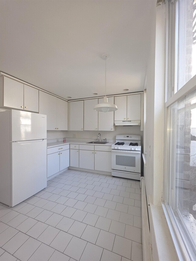 Photo - 10 66th St Unidad 2B