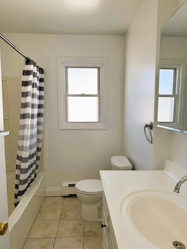 131 Roslyn Rd Unit 1st Floor