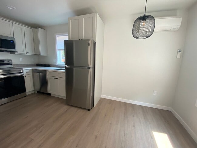 Photo - Adorable 2 Bedroom ADU in SE Portland!