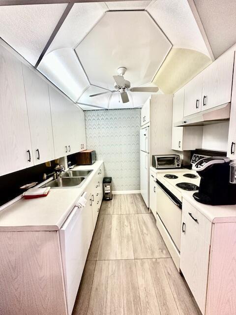 Photo - 2067 Cornwall D