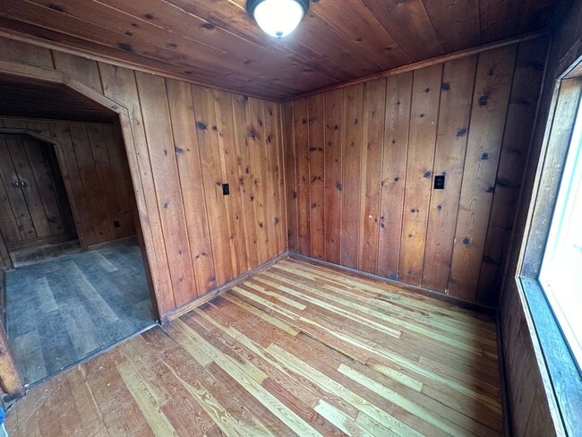 Photo - Large 2 bedroom home on dead end street