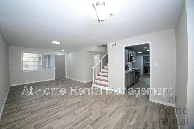 Photo - 109 S 9th St Unit 107