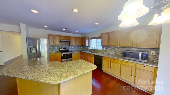 Photo - 9029 Seamill Rd