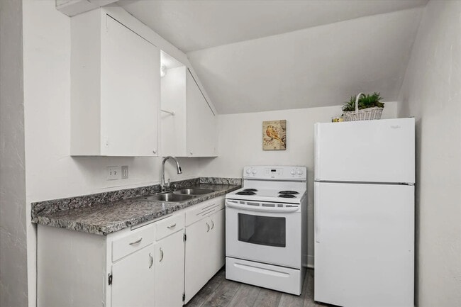 Photo - 561 Madison St