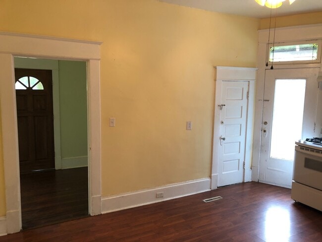 Photo - 813 Winona Ave SW Unit Apt #1