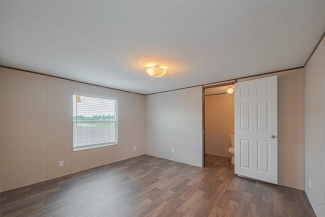 Photo - 929 County Rd 5806