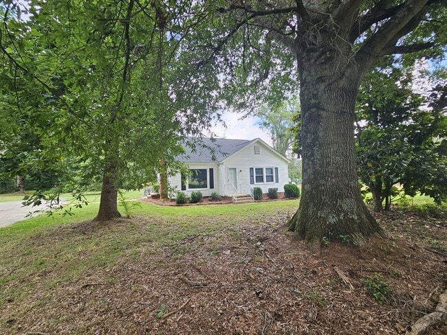Photo - 1129 Costner Rd House