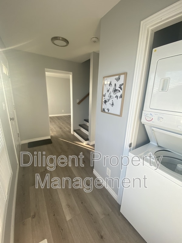 Photo - 260 Lansdowne St W