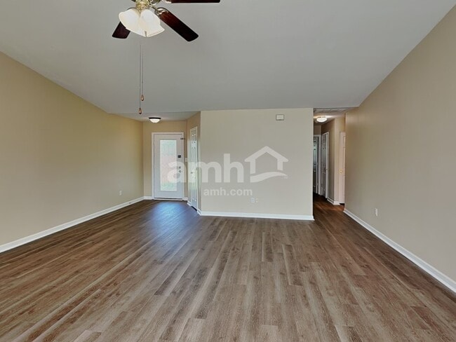 Photo - 322 Brookview Dr