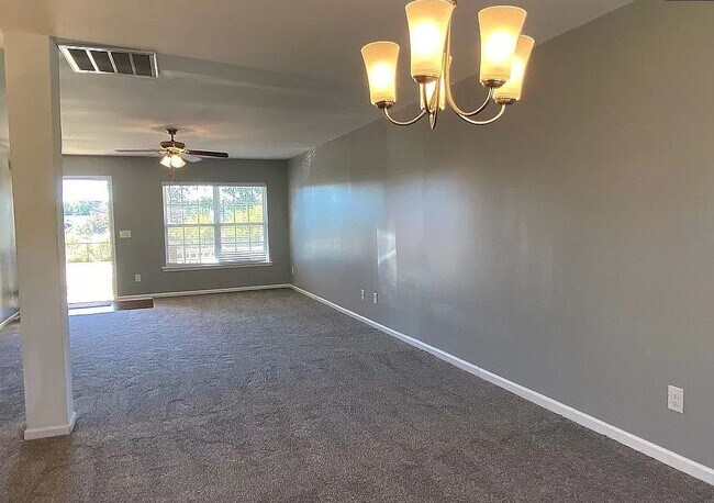 Photo - 521 Lone Rider Path