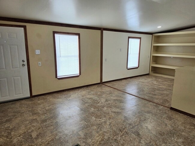 Photo - 503 S Roosevelt Rd V
