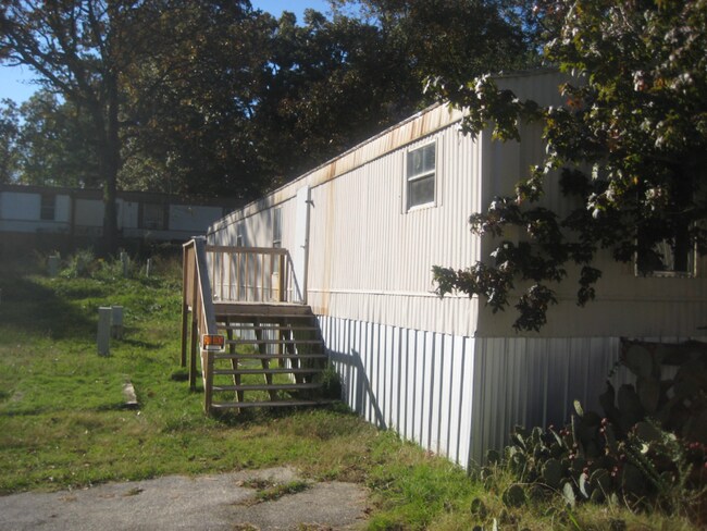 Photo - 924 W 49th St