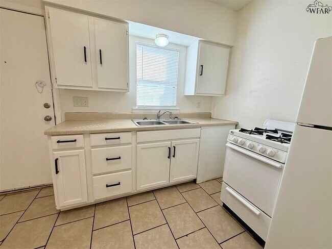 Photo - 614 Sunset Dr