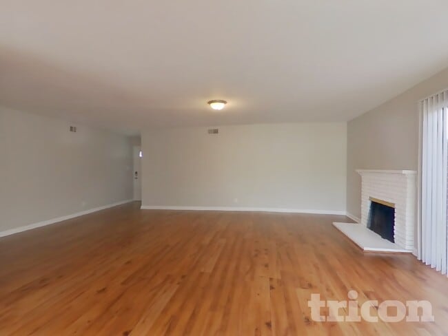 Photo - 378 Acacia St