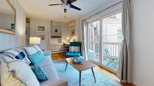 Building Photo - 1 bedroom in Brookline MA 02445 Unit 2 Rental
