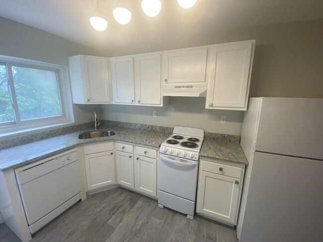 Photo - 43 Selkirk Rd Condo Unit 1