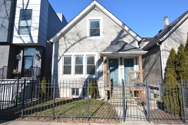 Building Photo - 2528 W Charleston St Unit 1 Rental