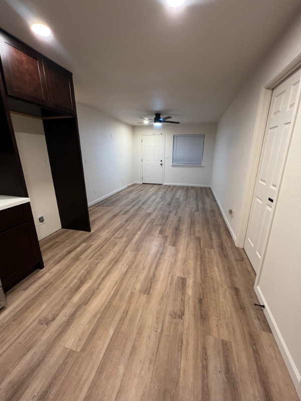 Photo - 502 W 11th St