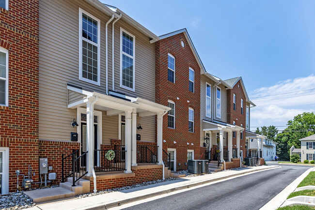 Photo - 43 E Gordon St Townhome