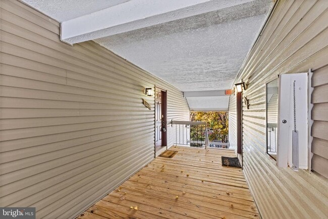 Building Photo - 5708 Olde Mill Ct Unit 129