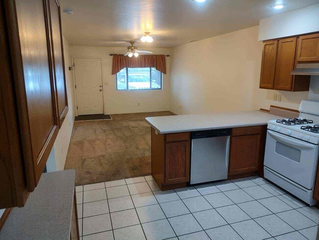 Photo - 878 Valley St Unidad B