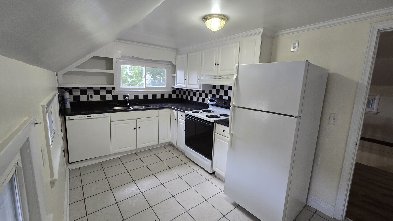 Photo - 42 Gorham St Apartments Unit 2