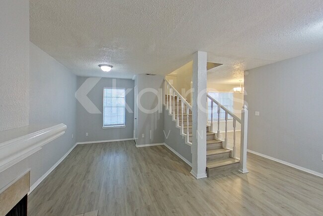 Photo - 2108 Woodnote Ln