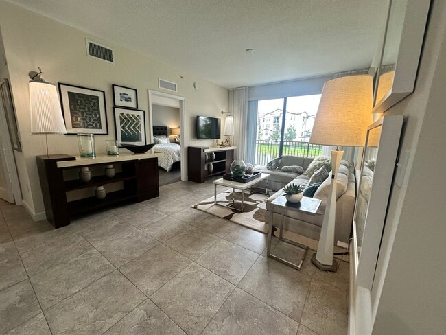 Photo - 4831 NW 112th Ct Unidad B1