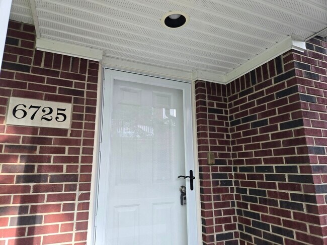 Photo - 6725 Boulder Pointe Dr