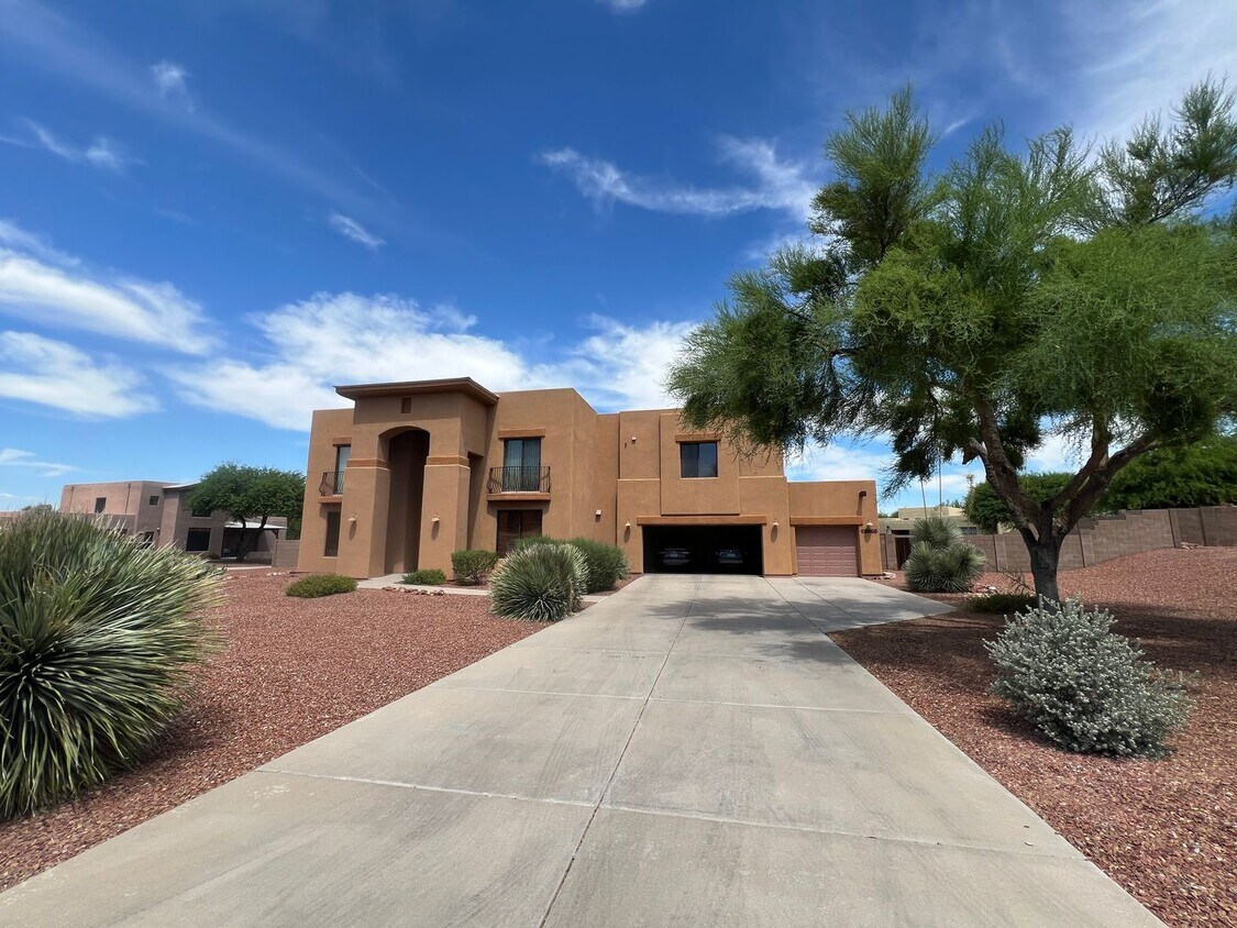Spacious Southwestern 4/5 Bedroom 3 Bath H... - Spacious Southwestern 4/5 Bedroom 3 Bath H...