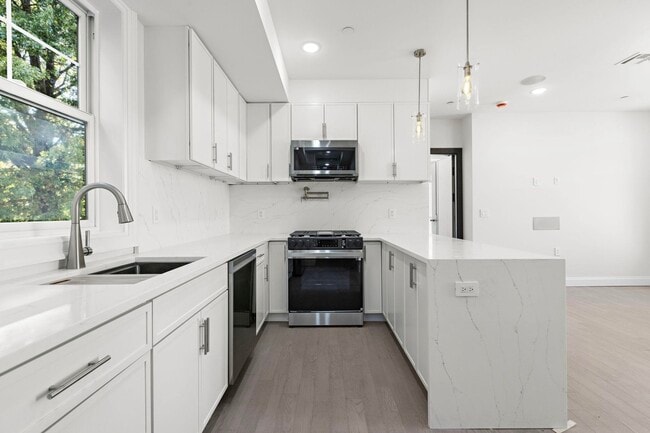 Photo - 131 Clifton Pl Unit 2