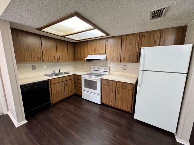 Photo - 4330 Tartan Ave