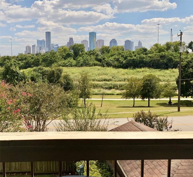 Photo - 1860 White Oak Dr Unit 373