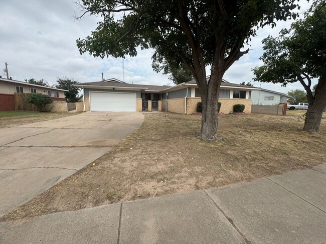 Photo - 1002 Av. Manana House