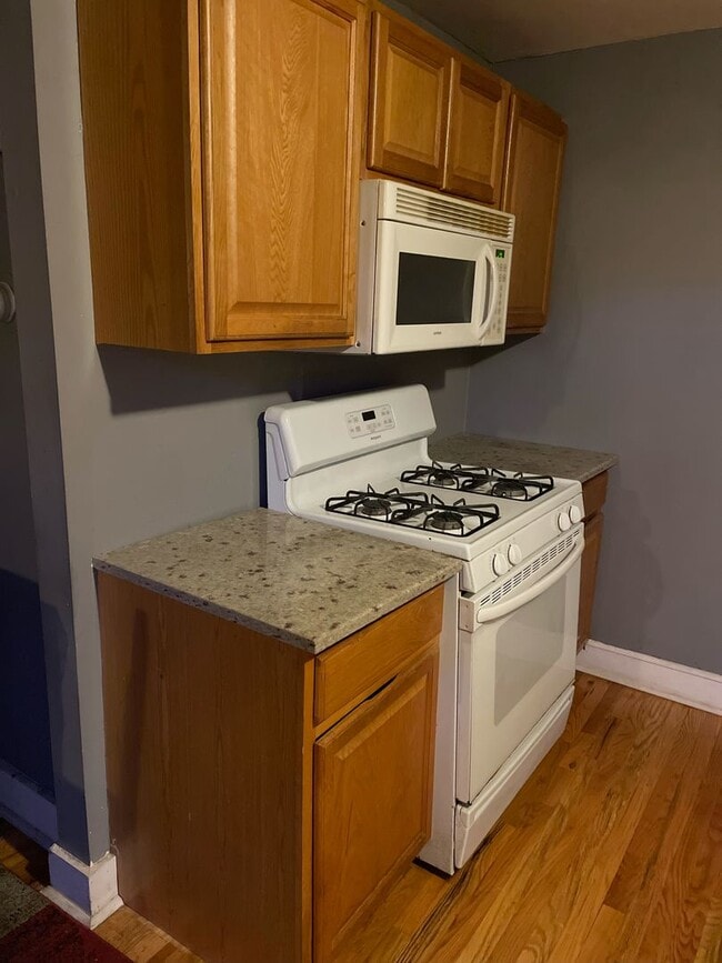 Photo - 264 Peck St Unit 3rd Fl