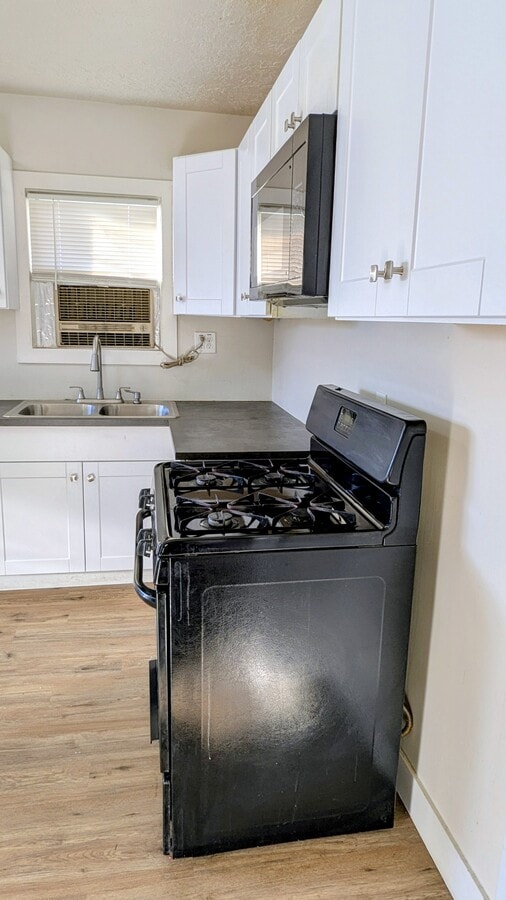 Photo - 426 Navajo St