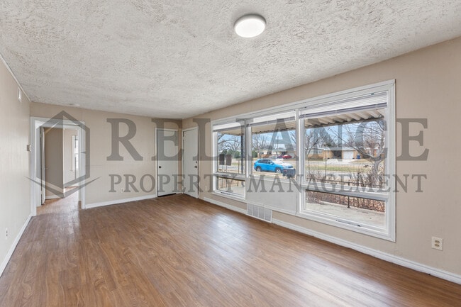 Photo - 2908 S Glenn Ave