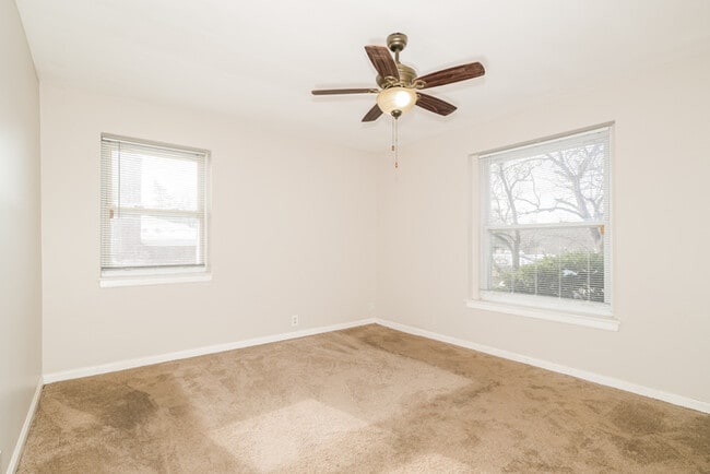 Photo - Fantastic 2bd/1ba home! Let yourself in!