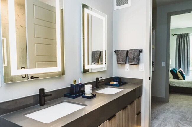 Photo - 3325 Buckhead Forest Mews Unidad ID1332027P