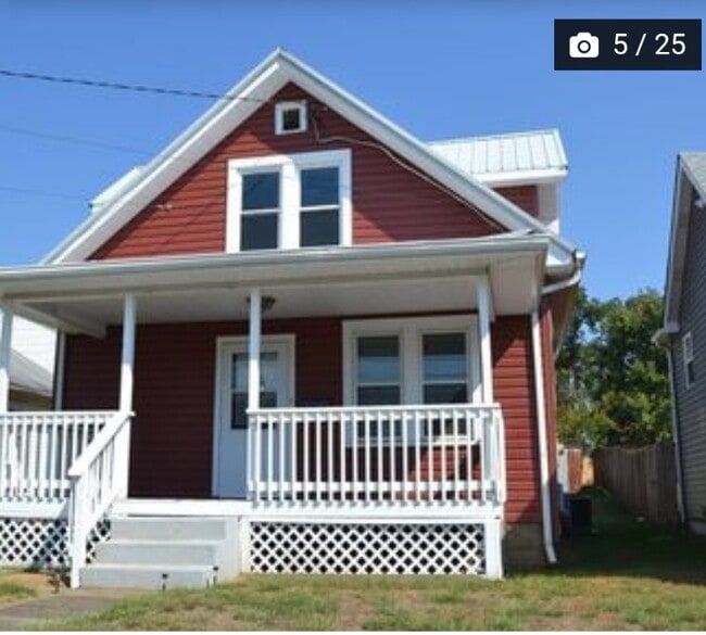 Building Photo - 1003 28th St Rental