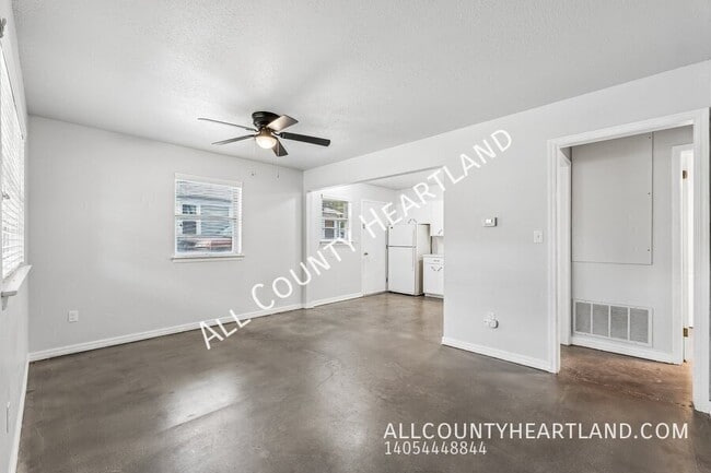 Building Photo - 528 N Beard-
