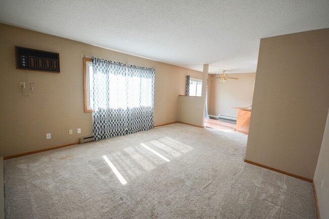Great pet friendly townhome with private p... - Great pet friendly townhome with private p...