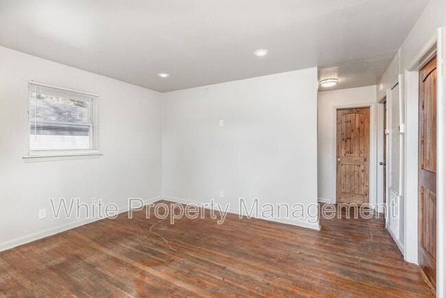 Photo - 2317 Julia Ave