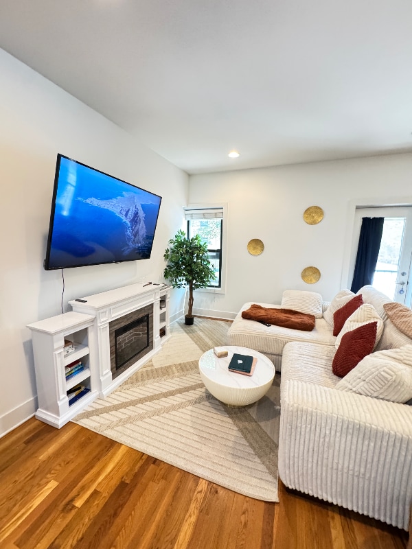Photo - 1958 W Byron St Condo Unit 1