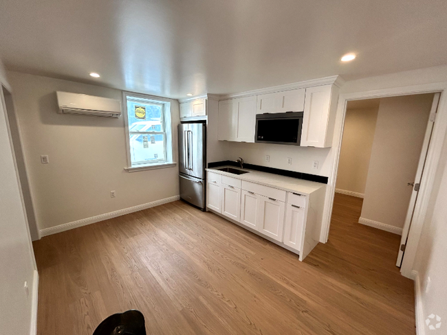 Building Photo - 130 Sagamore St Unit 130 Rental