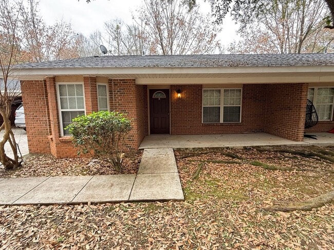 Building Photo - Autumn Chase Unit E