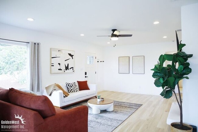 Photo - Stylish Updated 3Bdm 2Ba Upstairs Unit in the Heart of Old Town San Diego!