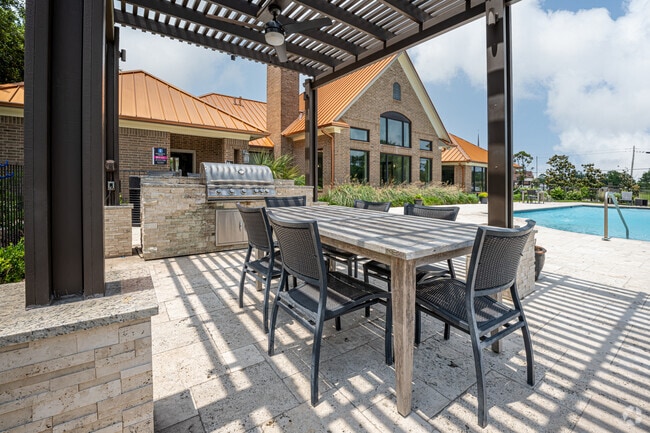 Outdoor Living/Kitchen